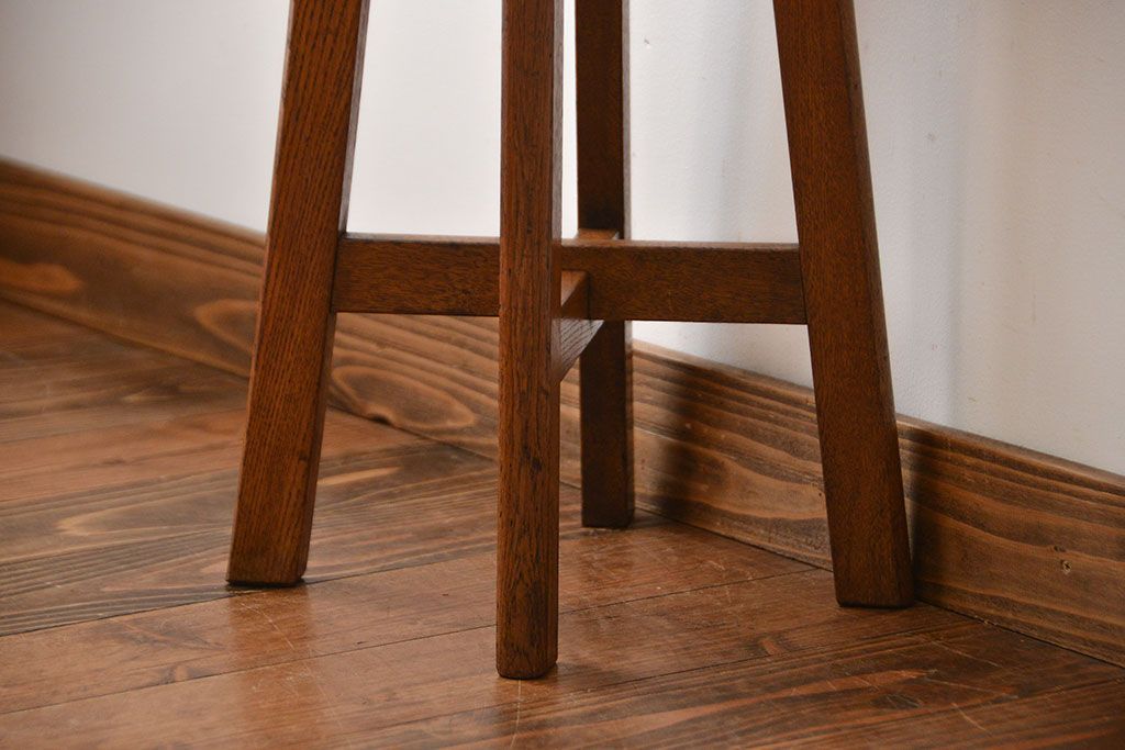 レトロ家具　昭和レトロ　シンプルでかわいい古いナラ材のアンティーク丸スツール(1)