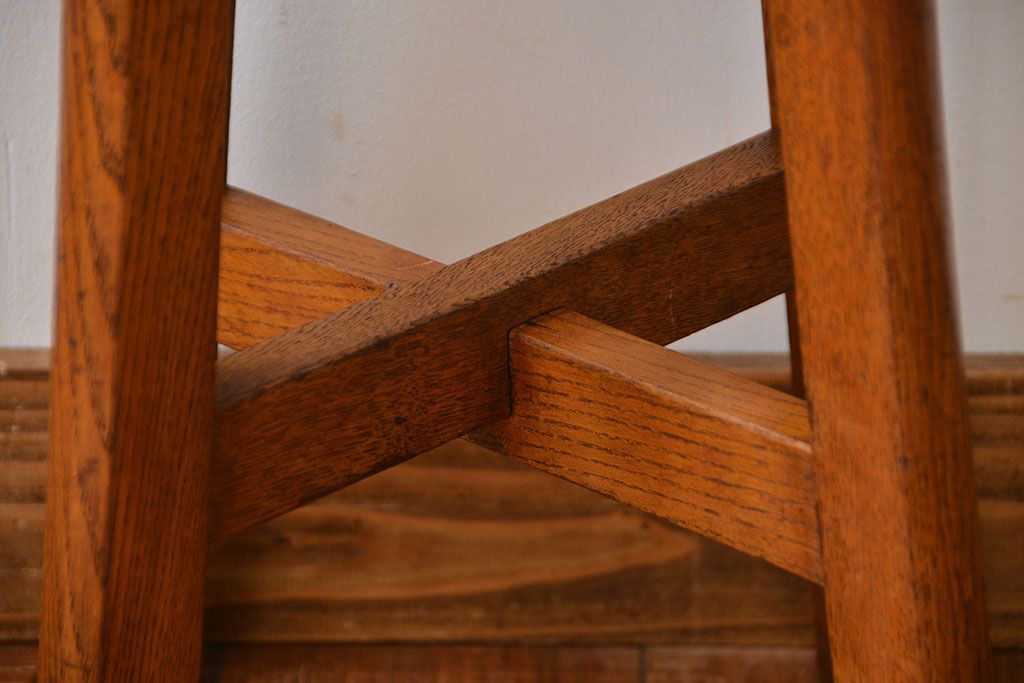 レトロ家具　昭和レトロ　シンプルでかわいい古いナラ材のアンティーク丸スツール(1)