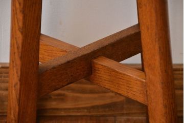 レトロ家具　昭和レトロ　シンプルでかわいい古いナラ材のアンティーク丸スツール(1)