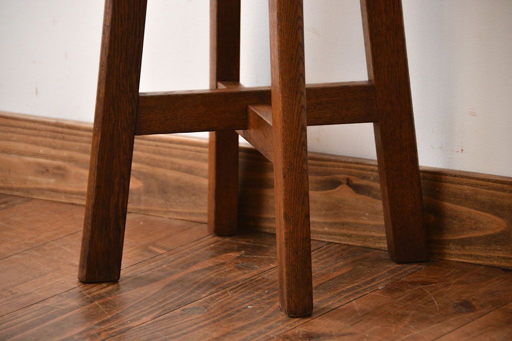 レトロ家具　昭和レトロ　シンプルでかわいい古いナラ材のアンティーク丸スツール(2)