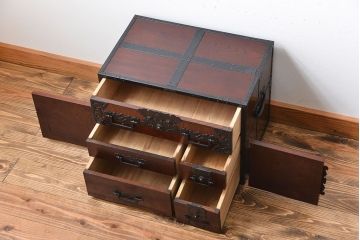 工芸品 手打ち金具 総欅材の佐渡船箪笥(定価139万円)(帳箱、舟箪笥)