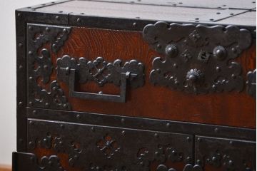 工芸品 手打ち金具 総欅材の佐渡船箪笥(定価139万円)(帳箱、舟箪笥)