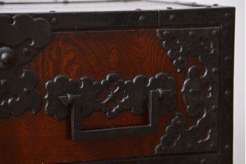工芸品 手打ち金具 総欅材の佐渡船箪笥(定価139万円)(帳箱、舟箪笥)