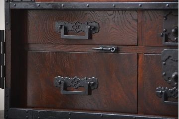 工芸品 手打ち金具 総欅材の佐渡船箪笥(定価139万円)(帳箱、舟箪笥)