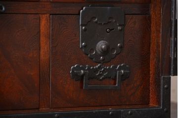 工芸品 手打ち金具 総欅材の佐渡船箪笥(定価139万円)(帳箱、舟箪笥)