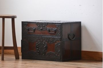 工芸品 手打ち金具 総欅材の佐渡船箪笥(定価139万円)(帳箱、舟箪笥)