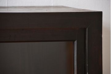 アンティーク家具　和製アンティーク　古い木製の大振りな鉄脚付き引き戸収納棚