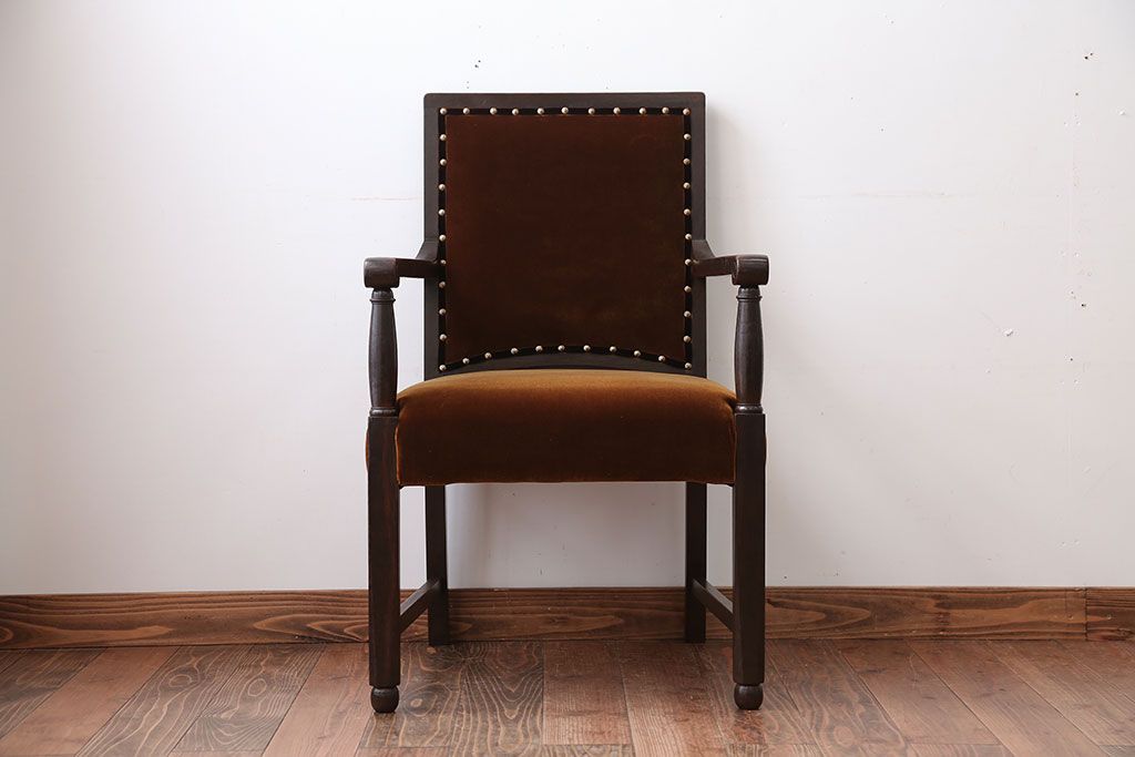 アンティーク家具　大正ロマン　ラグジュアリーな古いナラ材のアームチェア