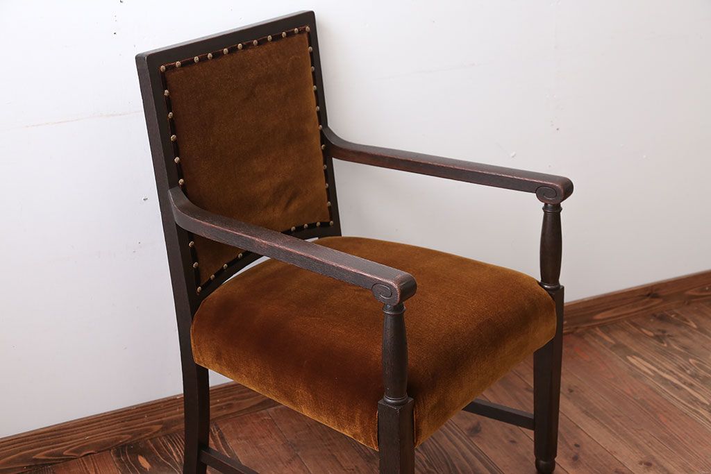 アンティーク家具　大正ロマン　ラグジュアリーな古いナラ材のアームチェア