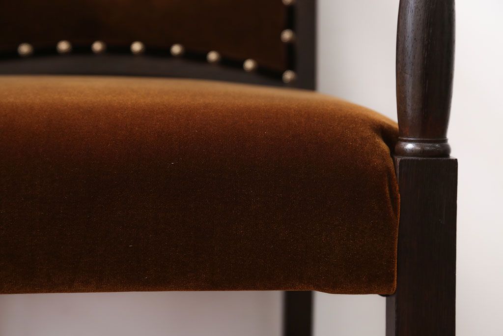 アンティーク家具　大正ロマン　ラグジュアリーな古いナラ材のアームチェア