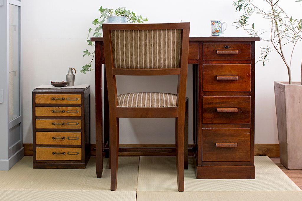 アンティーク家具　アンティーク　シンプルでお洒落な古いナラ材のチェア