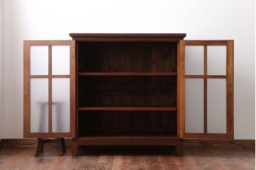 アンティーク家具　和製アンティーク　すりガラス扉の脚付きキッチンキャビネット(作業台・本箱)