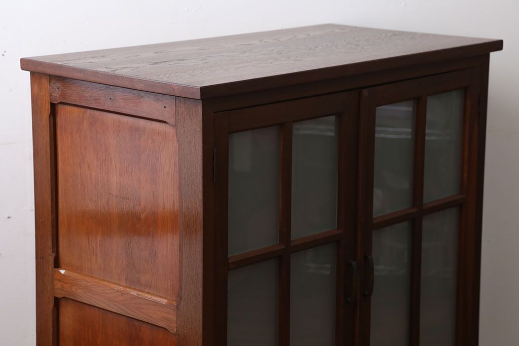 アンティーク家具　和製アンティーク　すりガラス扉の脚付きキッチンキャビネット(作業台・本箱)