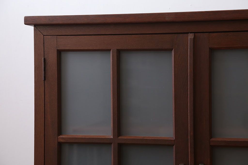 アンティーク家具　和製アンティーク　すりガラス扉の脚付きキッチンキャビネット(作業台・本箱)