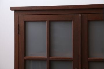 アンティーク家具　和製アンティーク　すりガラス扉の脚付きキッチンキャビネット(作業台・本箱)