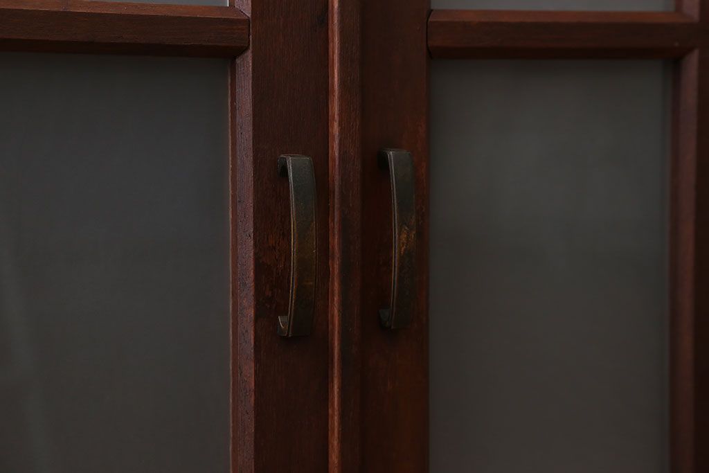 アンティーク家具　和製アンティーク　すりガラス扉の脚付きキッチンキャビネット(作業台・本箱)