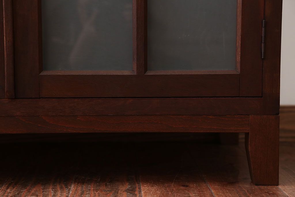 アンティーク家具　和製アンティーク　すりガラス扉の脚付きキッチンキャビネット(作業台・本箱)