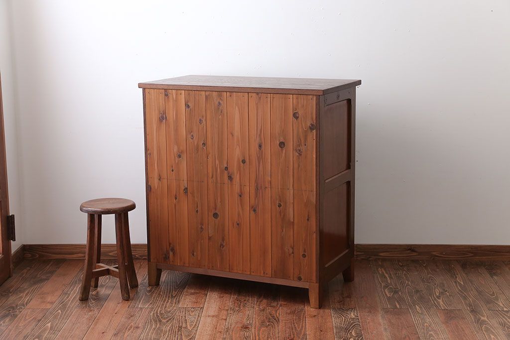 アンティーク家具　和製アンティーク　すりガラス扉の脚付きキッチンキャビネット(作業台・本箱)