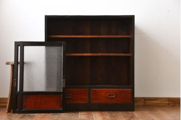 アンティーク家具　和製アンティーク　ダイヤガラス入り!モダンな収納棚