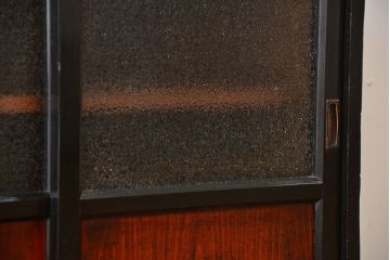 アンティーク家具　和製アンティーク　ダイヤガラス入り!モダンな収納棚