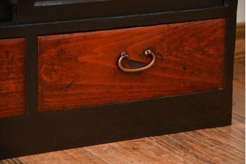 アンティーク家具　和製アンティーク　ダイヤガラス入り!モダンな収納棚