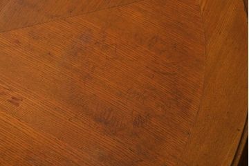 アンティーク家具　アンティーク　古い木製の丸い棚付きラウンドテーブル