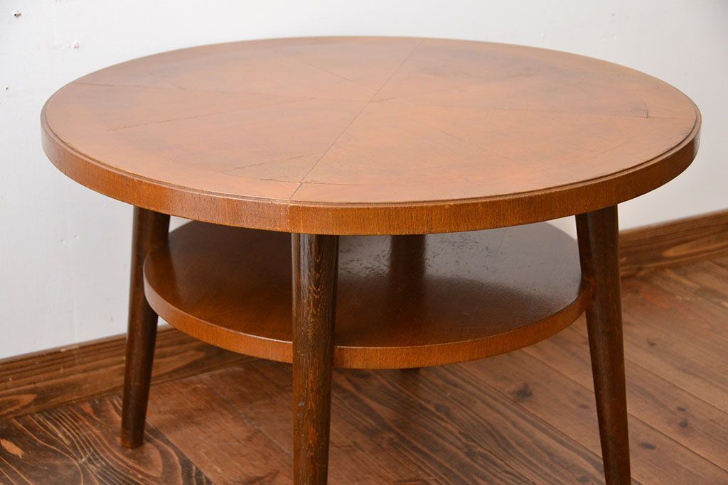 アンティーク家具　アンティーク　古い木製の丸い棚付きラウンドテーブル