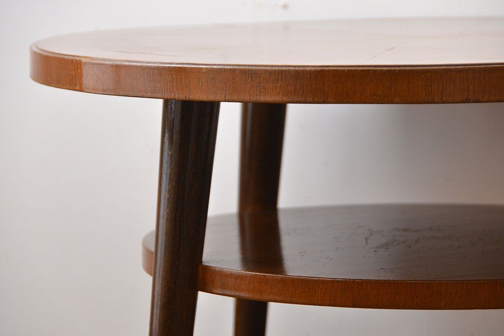 アンティーク家具　アンティーク　古い木製の丸い棚付きラウンドテーブル