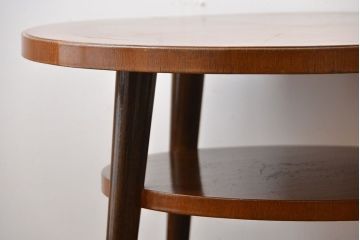 アンティーク家具　アンティーク　古い木製の丸い棚付きラウンドテーブル