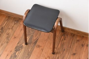 中古　秋田木工のおしゃれな曲げ木スツール