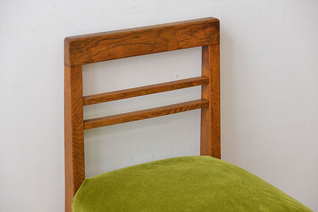 レトロ家具　昭和レトロ　古いナラ材の小さなかわいいチェア