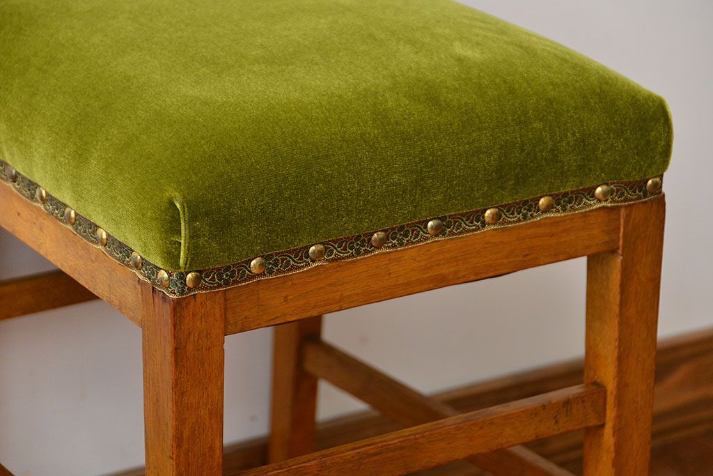 レトロ家具　昭和レトロ　古いナラ材の小さなかわいいチェア