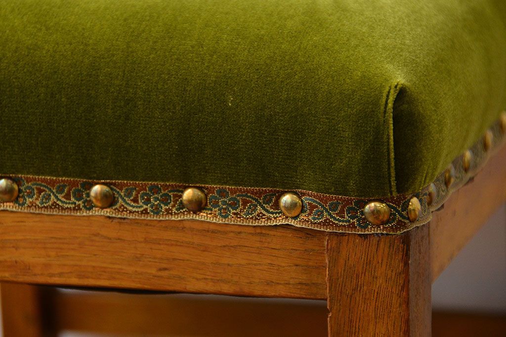 レトロ家具　昭和レトロ　古いナラ材の小さなかわいいチェア