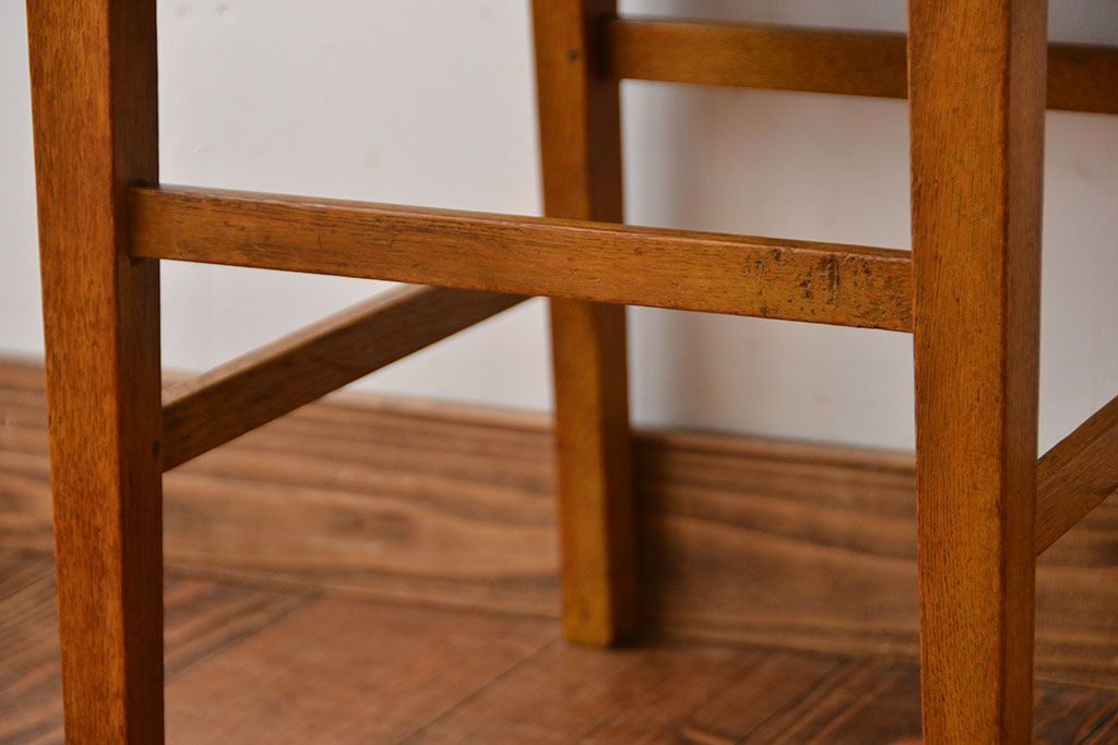 レトロ家具　昭和レトロ　古いナラ材の小さなかわいいチェア