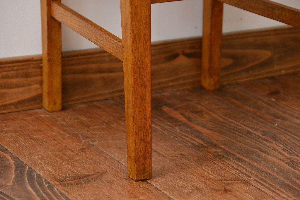 レトロ家具　昭和レトロ　古いナラ材の小さなかわいいチェア
