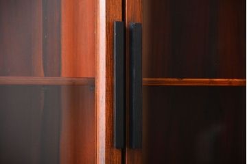 ヴィンテージ家具　北欧ビンテージ　デンマーク製　ローズウッド材のシンプルでおしゃれなキャビネット