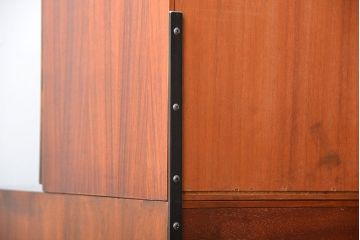 ヴィンテージ家具　北欧ビンテージ　デンマーク製　ローズウッド材のシンプルでおしゃれなキャビネット