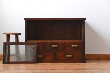 アンティーク家具　和製アンティーク　結霜ガラス入り!木製の小ぶりな引き戸収納棚(水屋箪笥)(2)