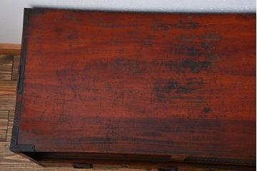 アンティーク家具　古民具・骨董　モールガラス入り!前面欅材の丸金具時代箪笥ローボード