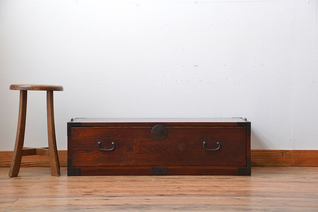 アンティーク家具　古民具・骨董　欅材!丸金具の時代箪笥テレビボード(ローボード)