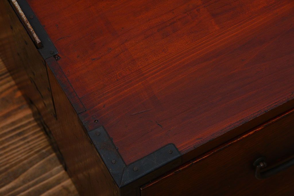 アンティーク家具　古民具・骨董　欅材!丸金具の時代箪笥テレビボード(ローボード)