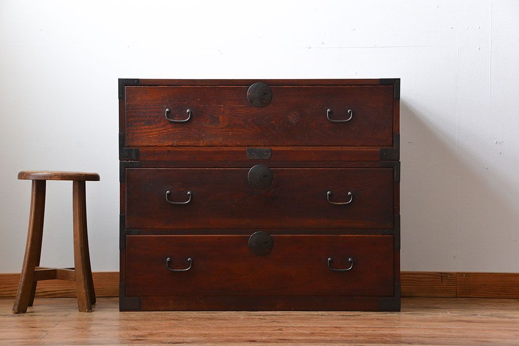 アンティーク家具　古民具・骨董　欅材!丸金具の時代箪笥テレビボード(ローボード)