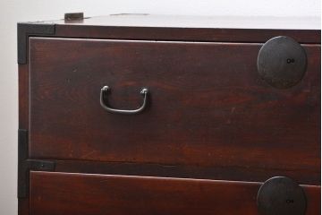 アンティーク家具　古民具・骨董　欅材!丸金具の時代箪笥テレビボード(ローボード)(2)