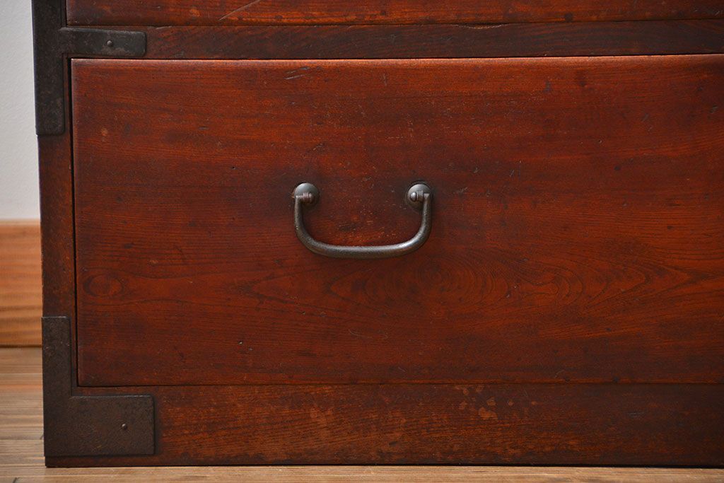 アンティーク家具　古民具・骨董　欅材!丸金具の時代箪笥テレビボード(ローボード)(2)