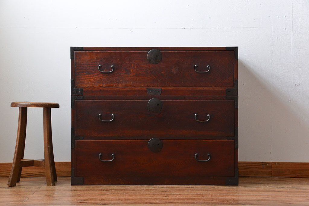 アンティーク家具　古民具・骨董　欅材!丸金具の時代箪笥テレビボード(ローボード)(2)