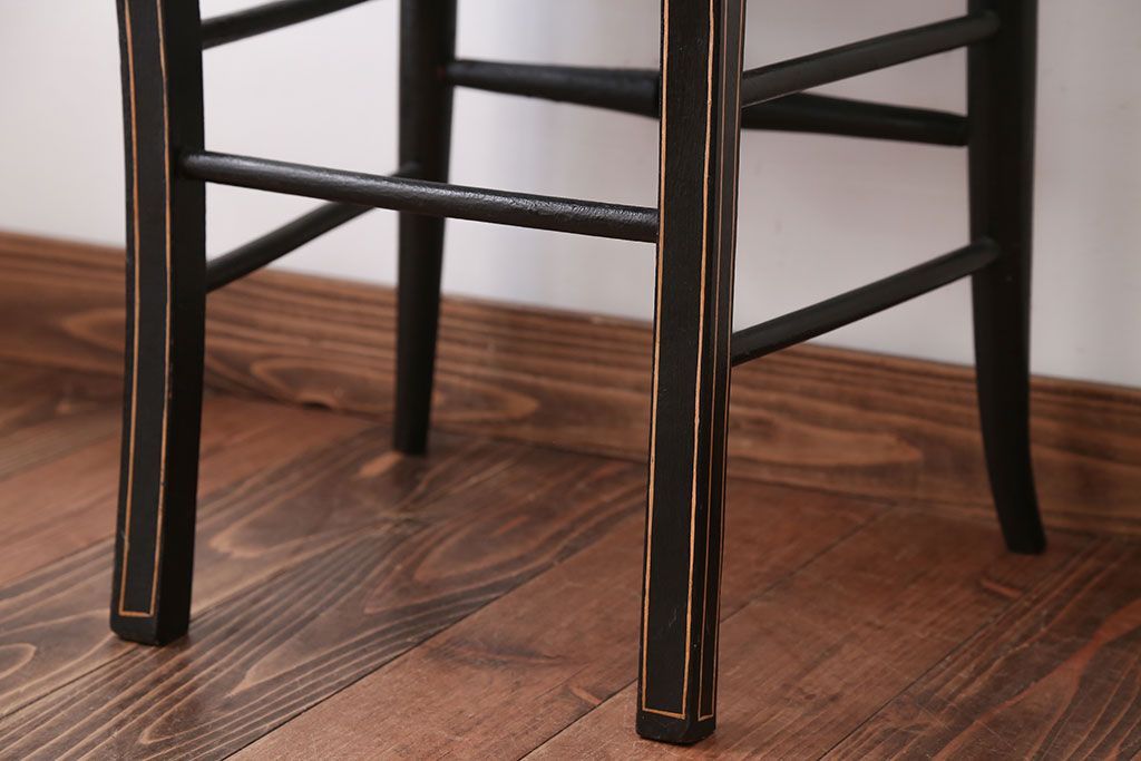 アンティーク家具　アンティーク　おしゃれで小ぶりなトールペイントチェア(1)