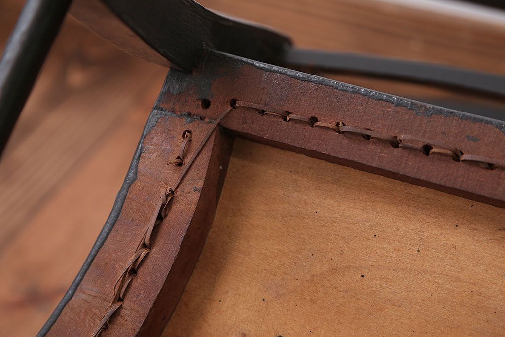 アンティーク家具　アンティーク　おしゃれで小ぶりなトールペイントチェア(1)