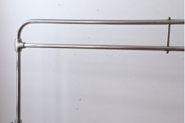 アンティーク雑貨　昭和レトロ　古い洋品店の大きなアイアンハンガーラック