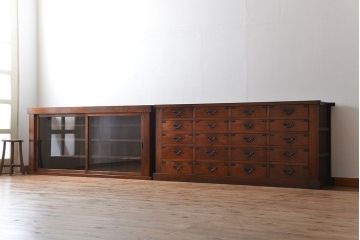 アンティーク家具　古民具・骨董　前面檜材のアンティーク重ね収納棚(水屋箪笥)