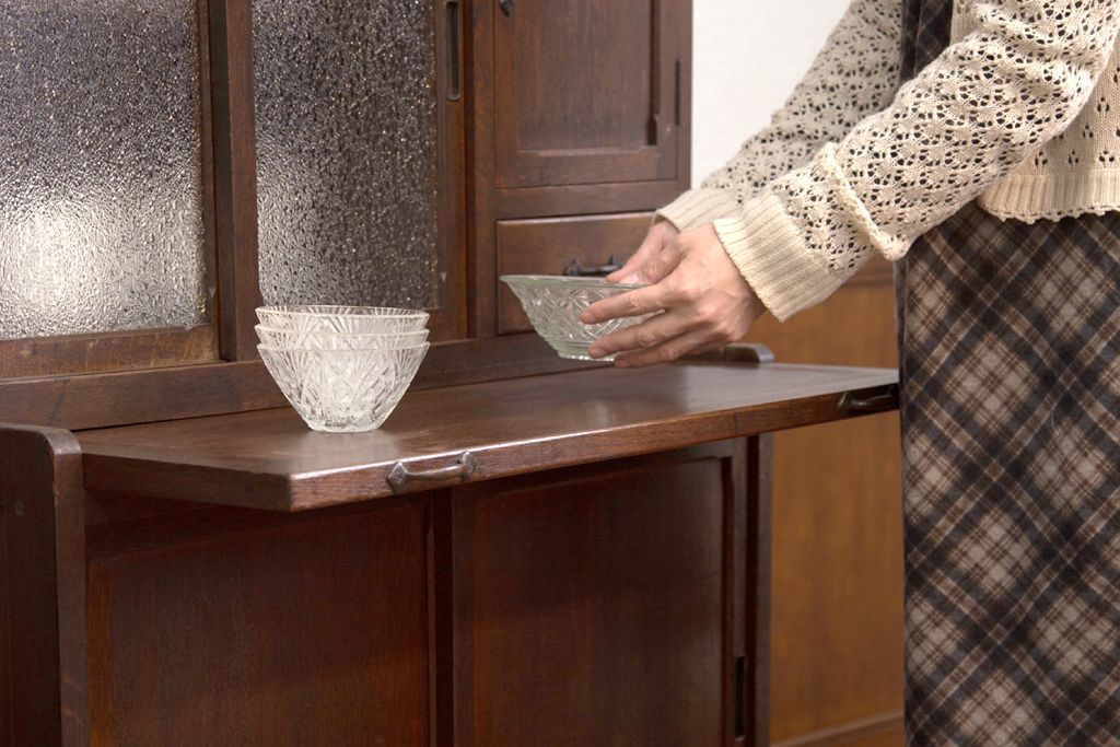 アンティーク家具　和製アンティーク　古いナラ材の上質な食器棚(カップボード)